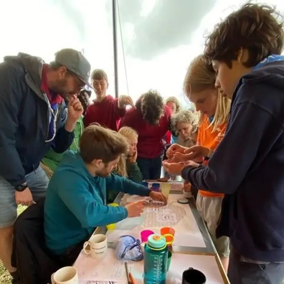 Handelsspel met scouts en explorers